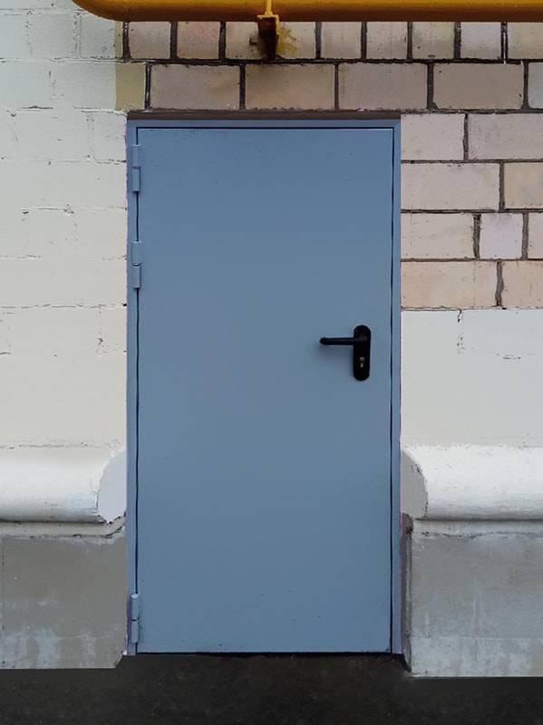 Дверь для подвала жилого дома по улице Красина, 24-28 Дверь для подвала жилого дома по улице Красина, 24-28