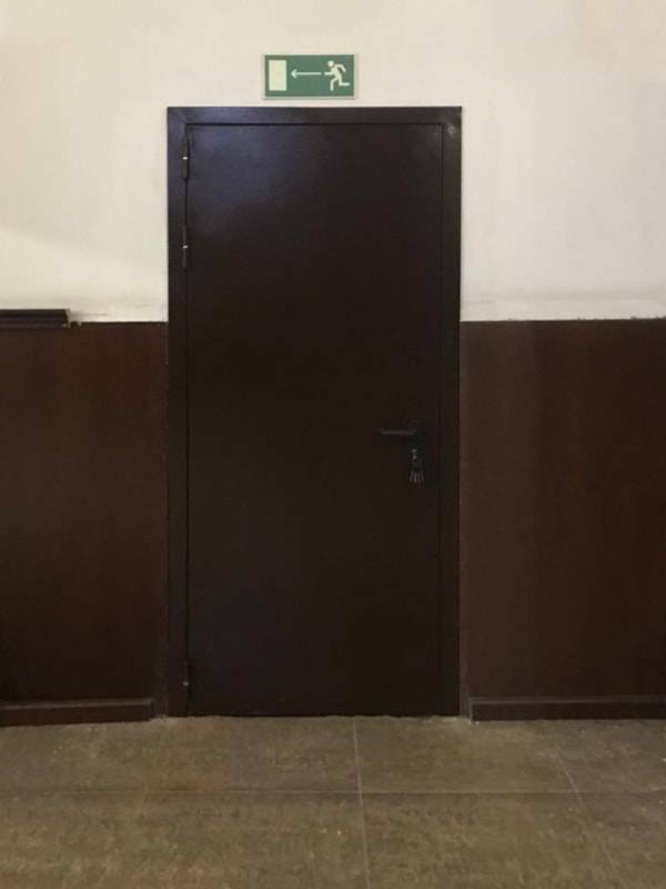 Дверь в кладовую (ул. Тимирязевская) Дверь в кладовую (ул. Тимирязевская)