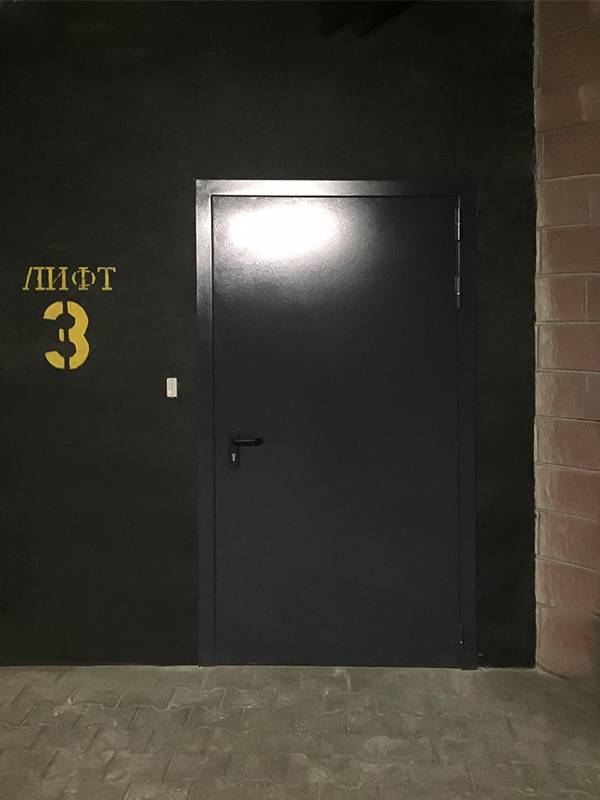 Противопожарная дверь снаружи (пр-т Маршала Жукова) Противопожарная дверь снаружи (пр-т Маршала Жукова)