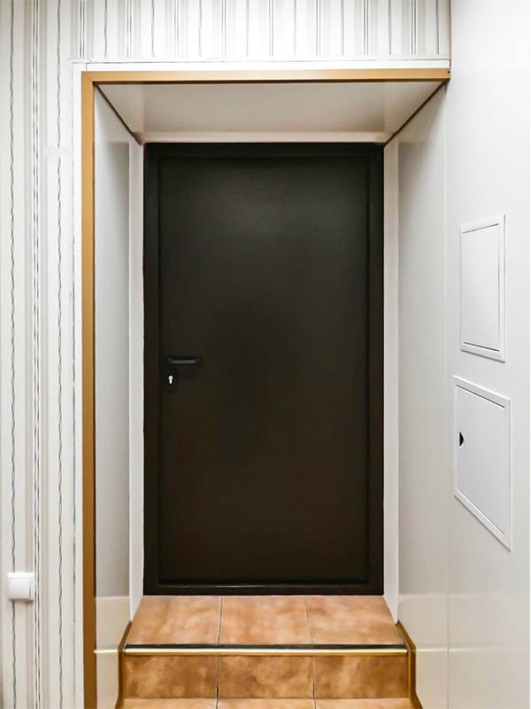 Внутренняя сторона двери (ул. Правды) Внутренняя сторона двери (ул. Правды)