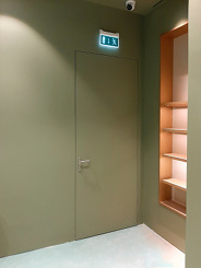 Потайная дверь (магазин Lancel)