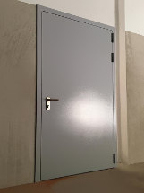 Противопожарная дверь, фото снаружи